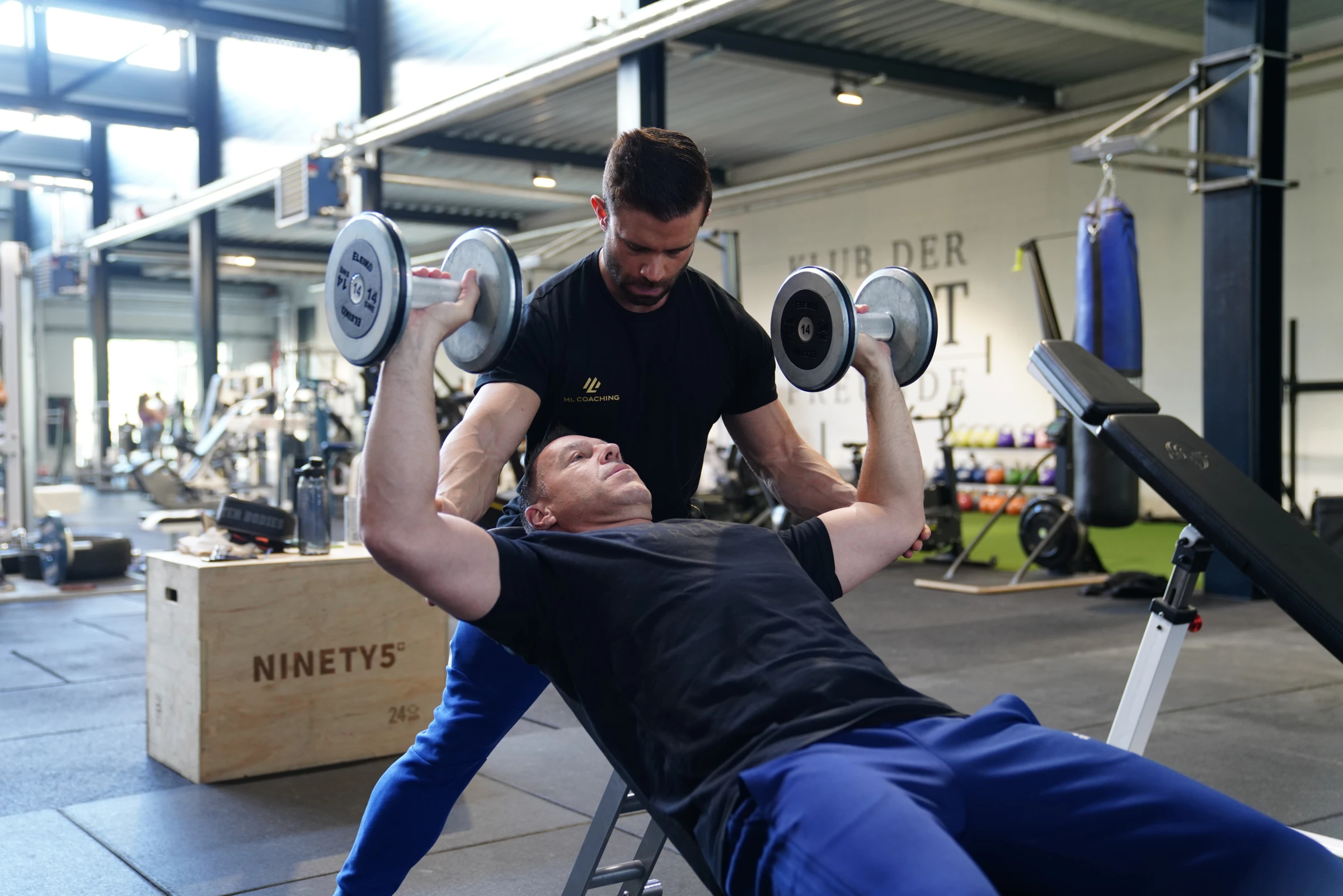 Marco Laterza beim Personal Training mit Kunde in Zürich
